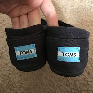 Toms